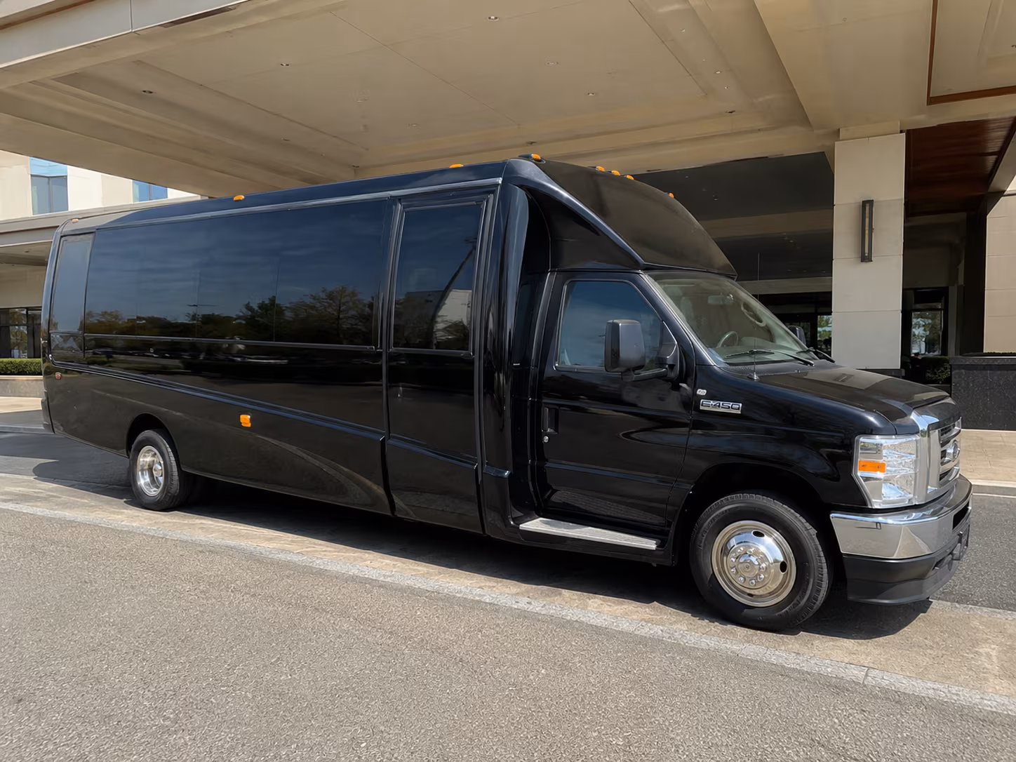 Shawnee Winery Tour & Pub Crawl Transportation