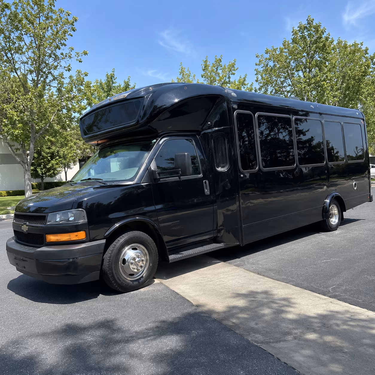 Topeka Homecoming & Prom Party Bus Rentals