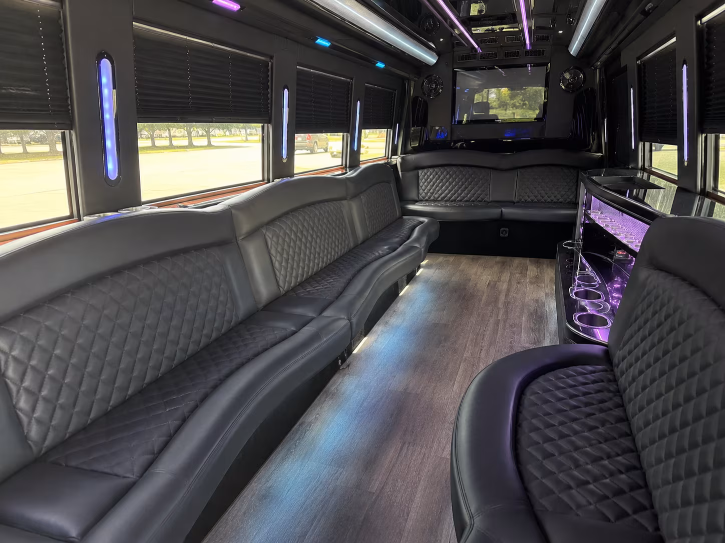Olathe Winery Tour & Pub Crawl Transportation